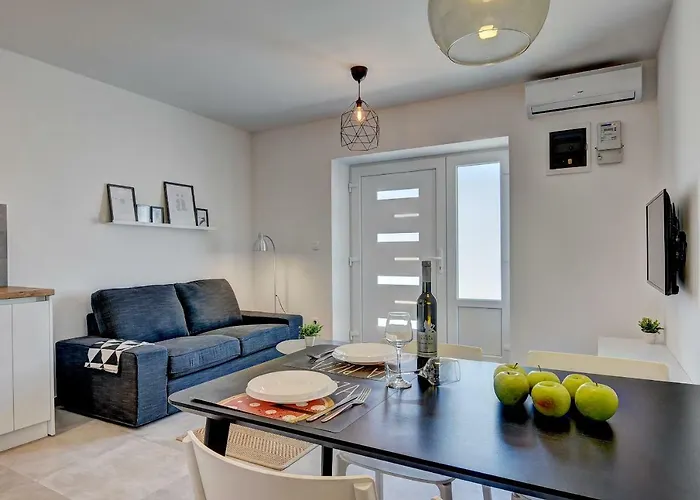 M Διαμέρισμα *